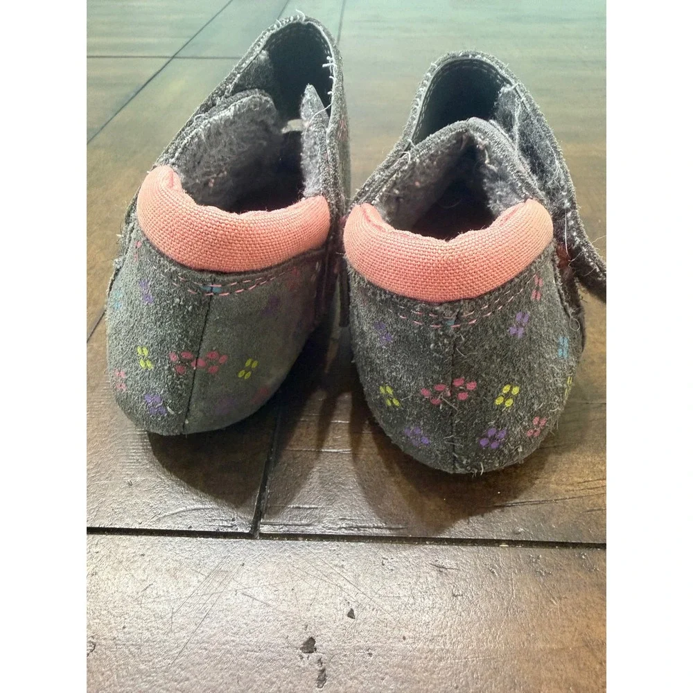 See Kai Run Baby Girls Grey Suede Floral Dot Slippers Shoes 12-18 Months